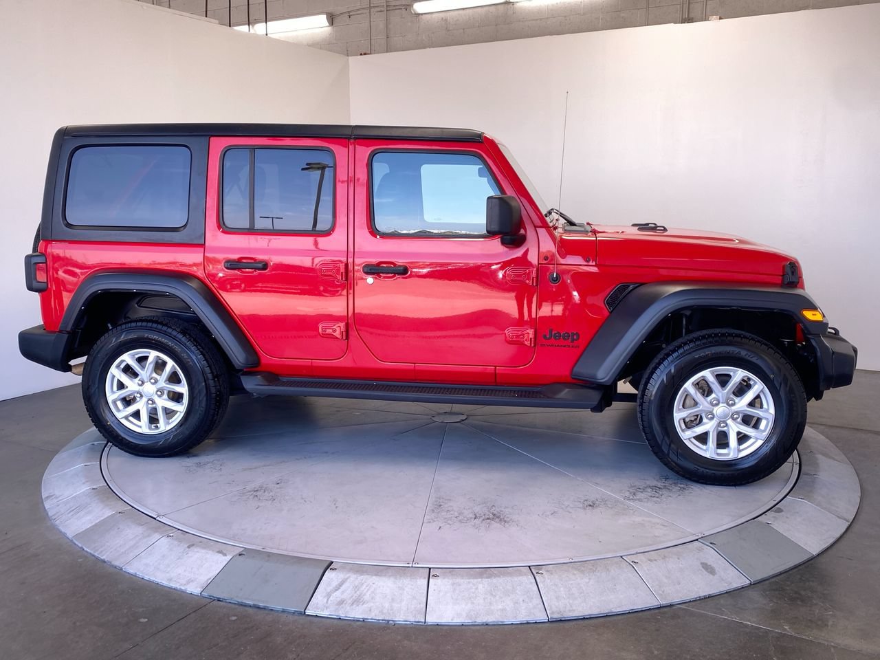 Used 2023 Jeep Wrangler Unlimited Sport AWD/4WD image 6
