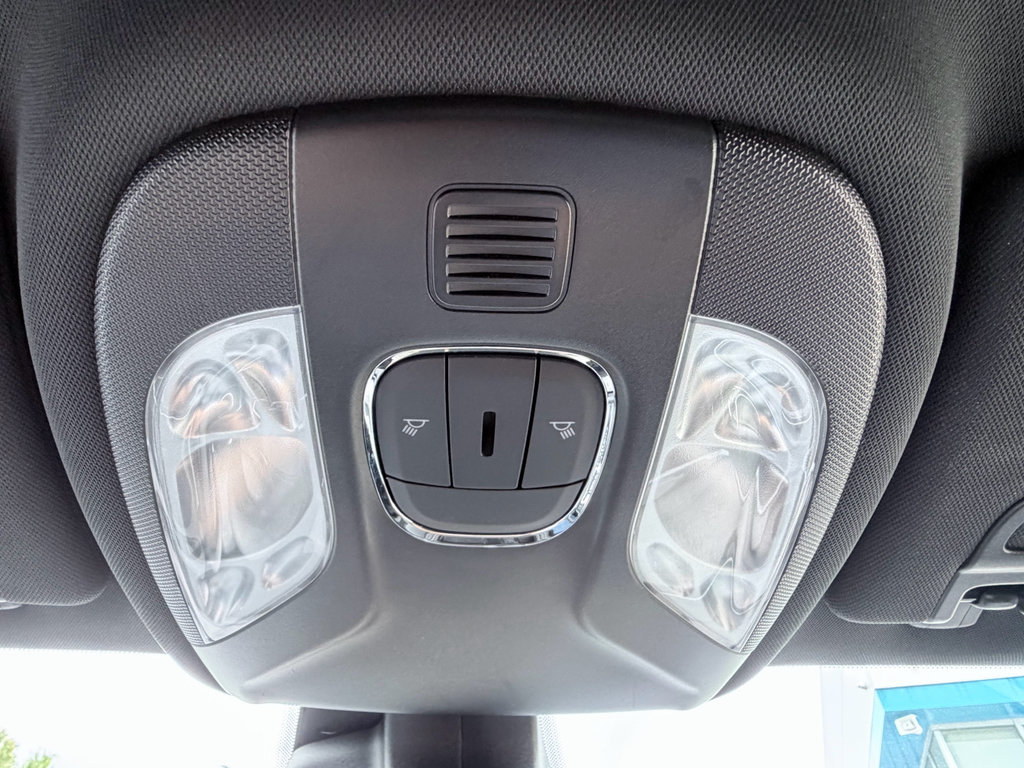 Used 2025 Jeep Compass Latitude AWD/4WD image 15