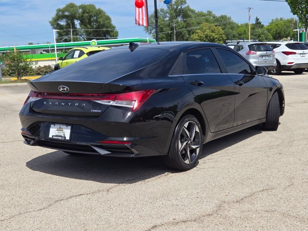 Used 2022 Hyundai Elantra Limited w/ Cargo Package FWD image 10