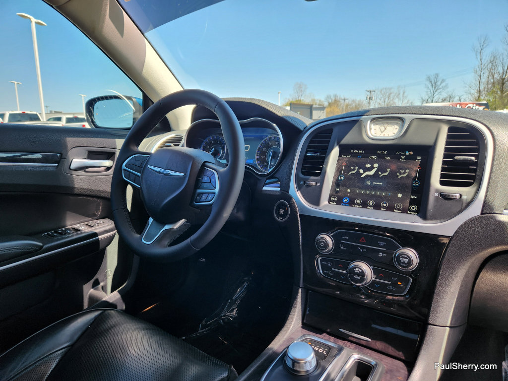 Used 2023 Chrysler 300 Touring L w/ Popular Equipment Group image 34