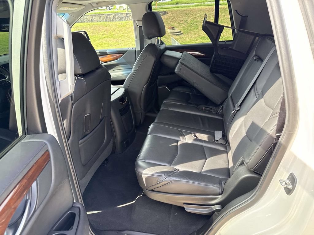 Used 2019 Cadillac Escalade Premium Luxury AWD/4WD image 10