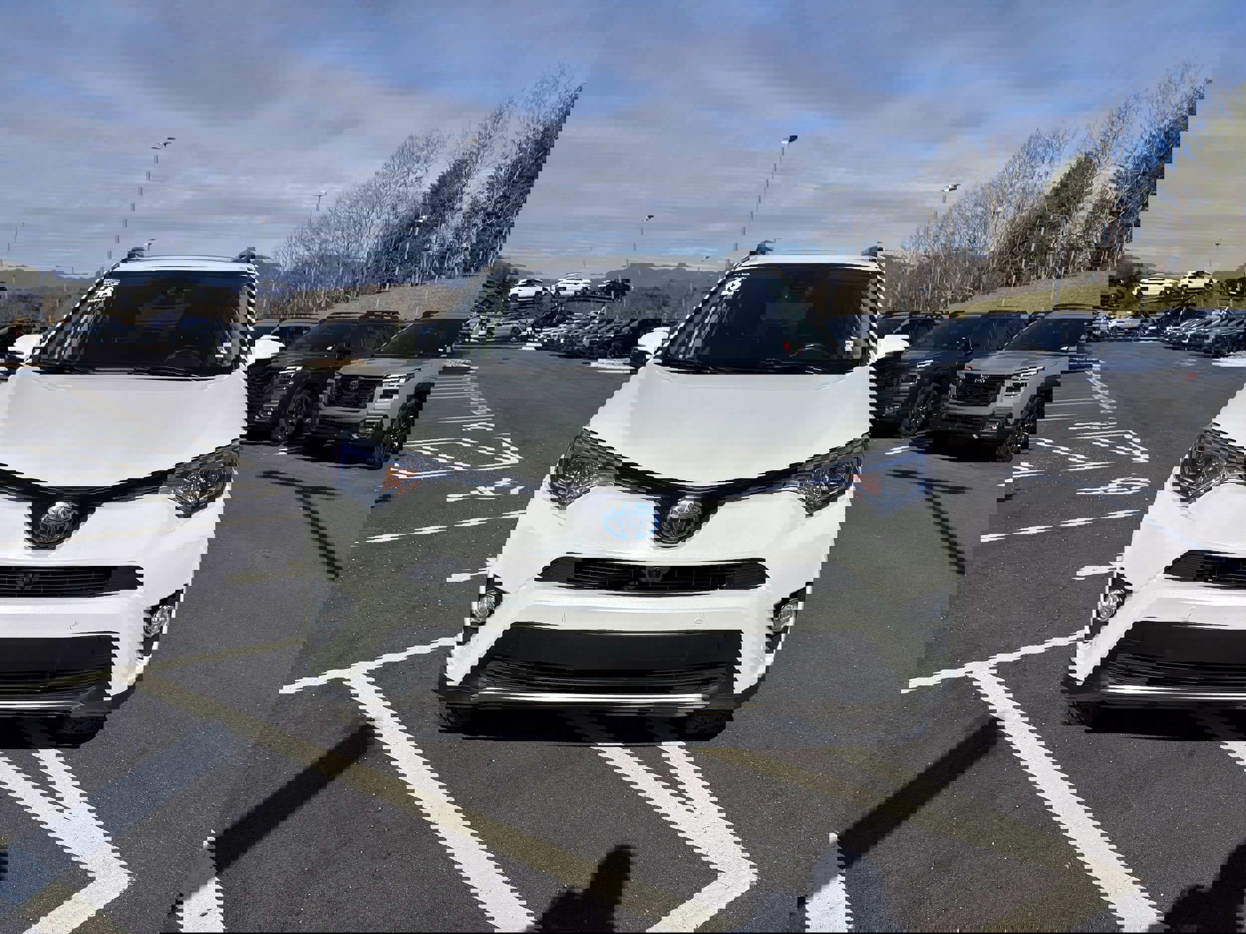 Used 2018 Toyota RAV4 Limited w/ Advanced Technology Package image 2