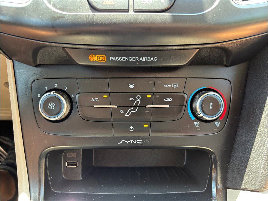 Used 2017 Ford Focus SE FWD image 23
