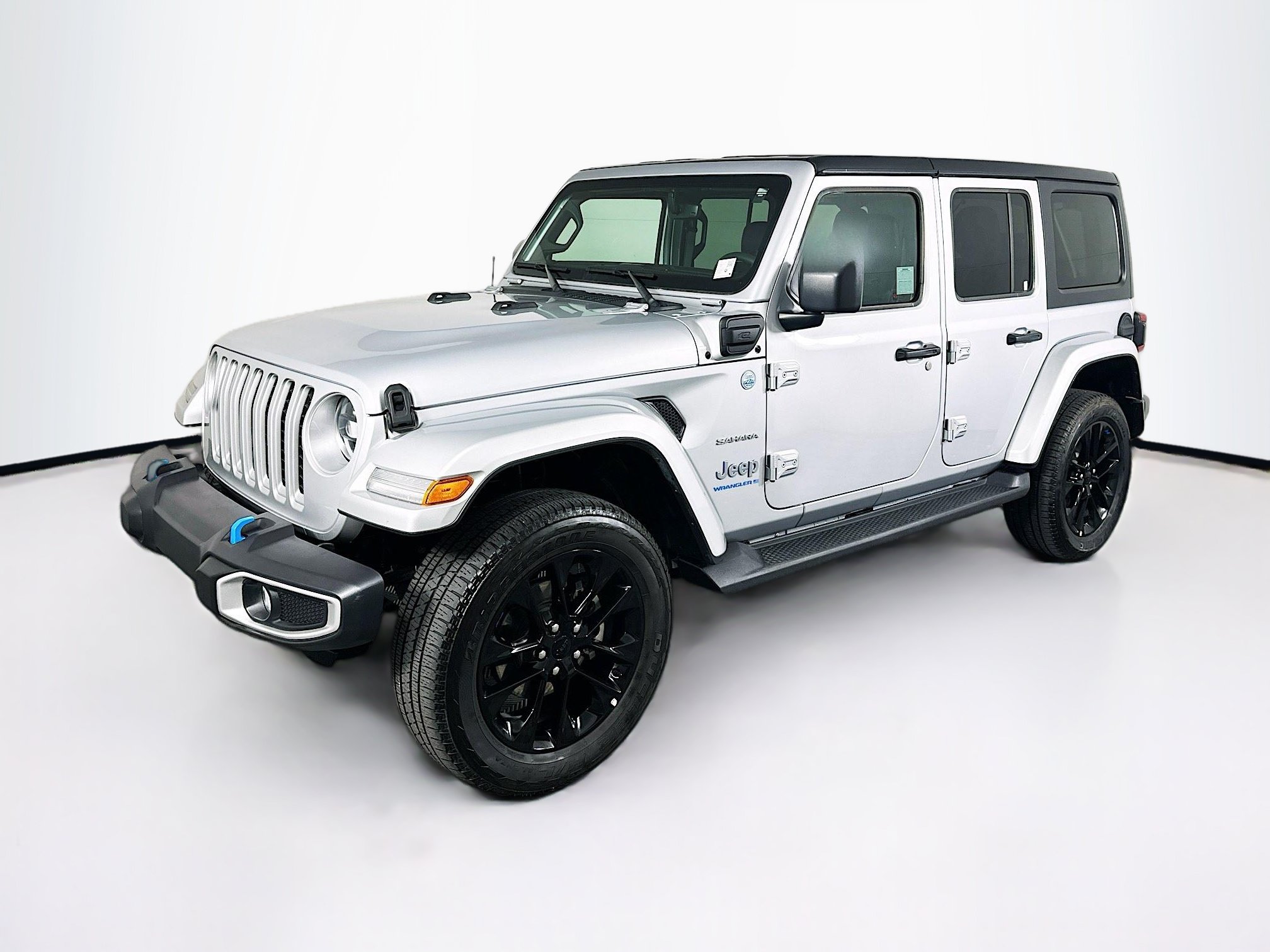 Used 2023 Jeep Wrangler Unlimited Sahara AWD/4WD image 3