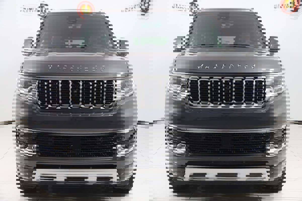 Used 2023 Jeep Grand Cherokee Laredo X image 65