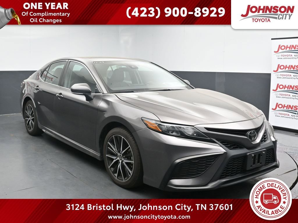 Used 2024 Toyota Camry SE FWD image 1