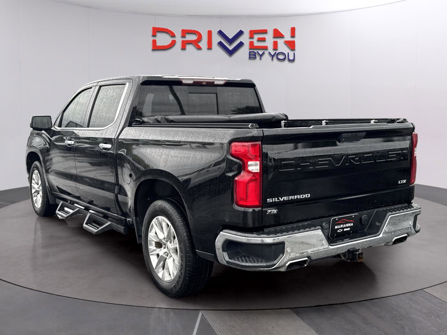 Used 2019 Chevrolet Silverado 1500 LTZ w/ LTZ Premium Package AWD/4WD image 3