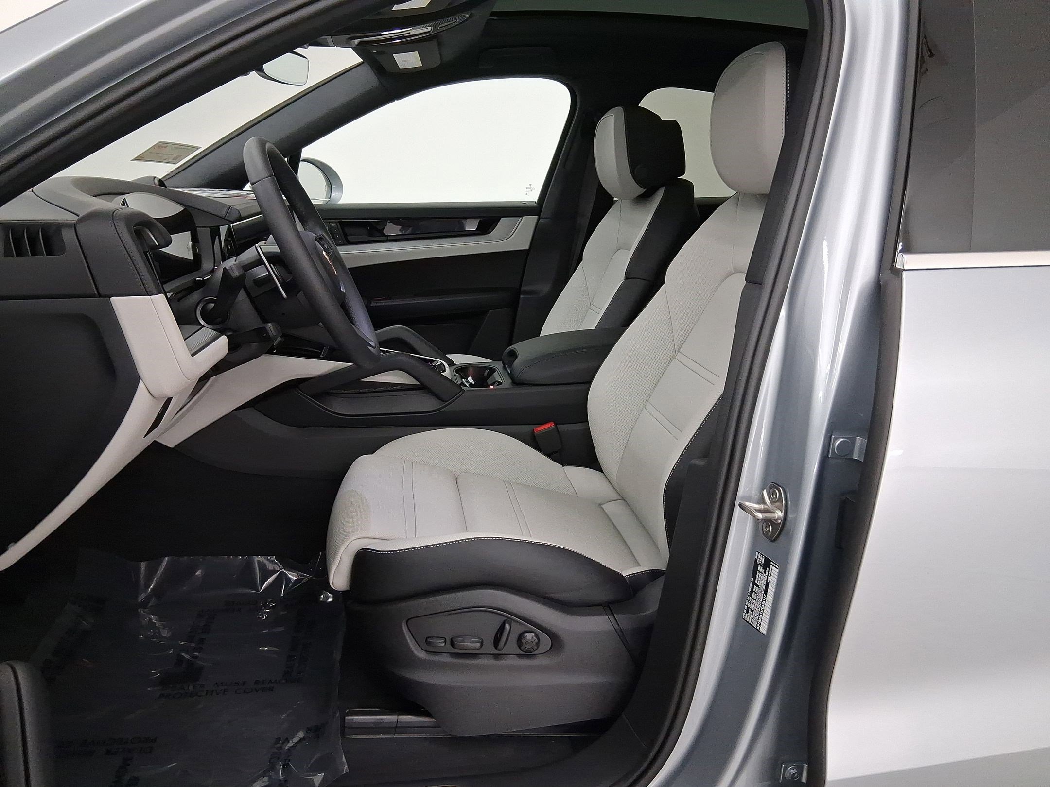 New 2026 Porsche Cayenne Coupe image 5