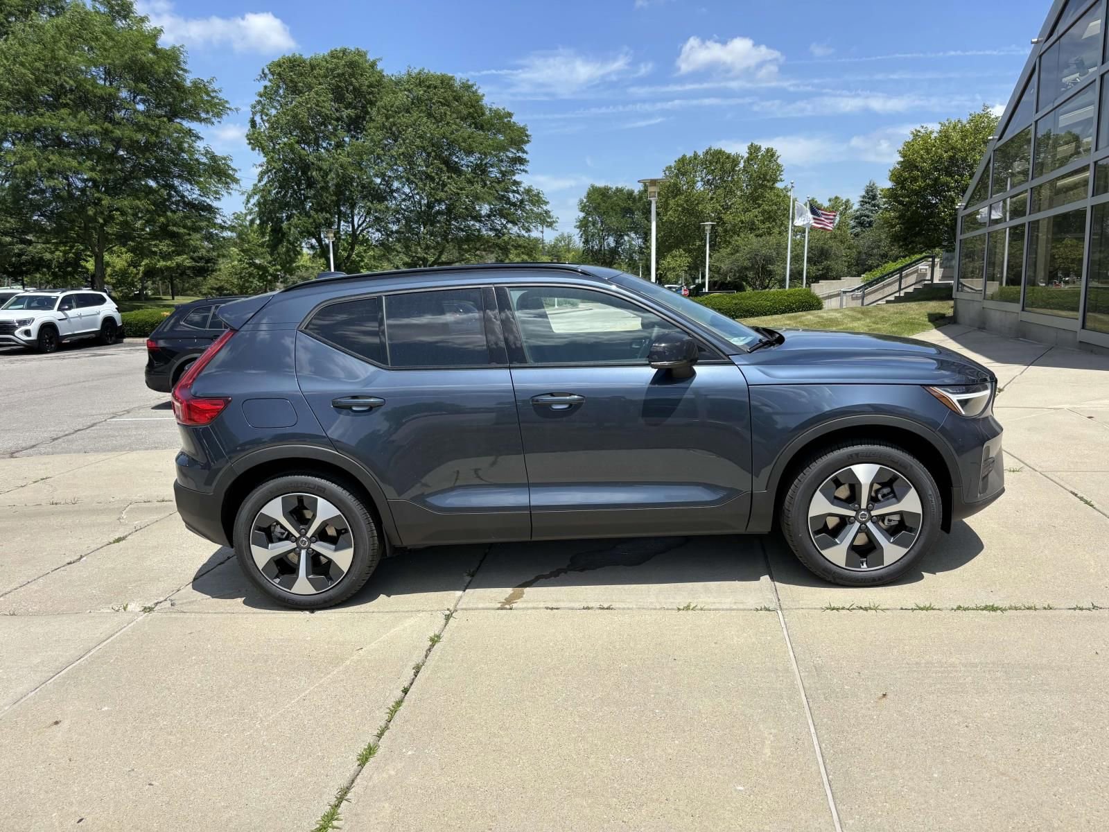 Used 2026 Volvo XC40 B5 Core w/ Protection Package Premier AWD/4WD image 8