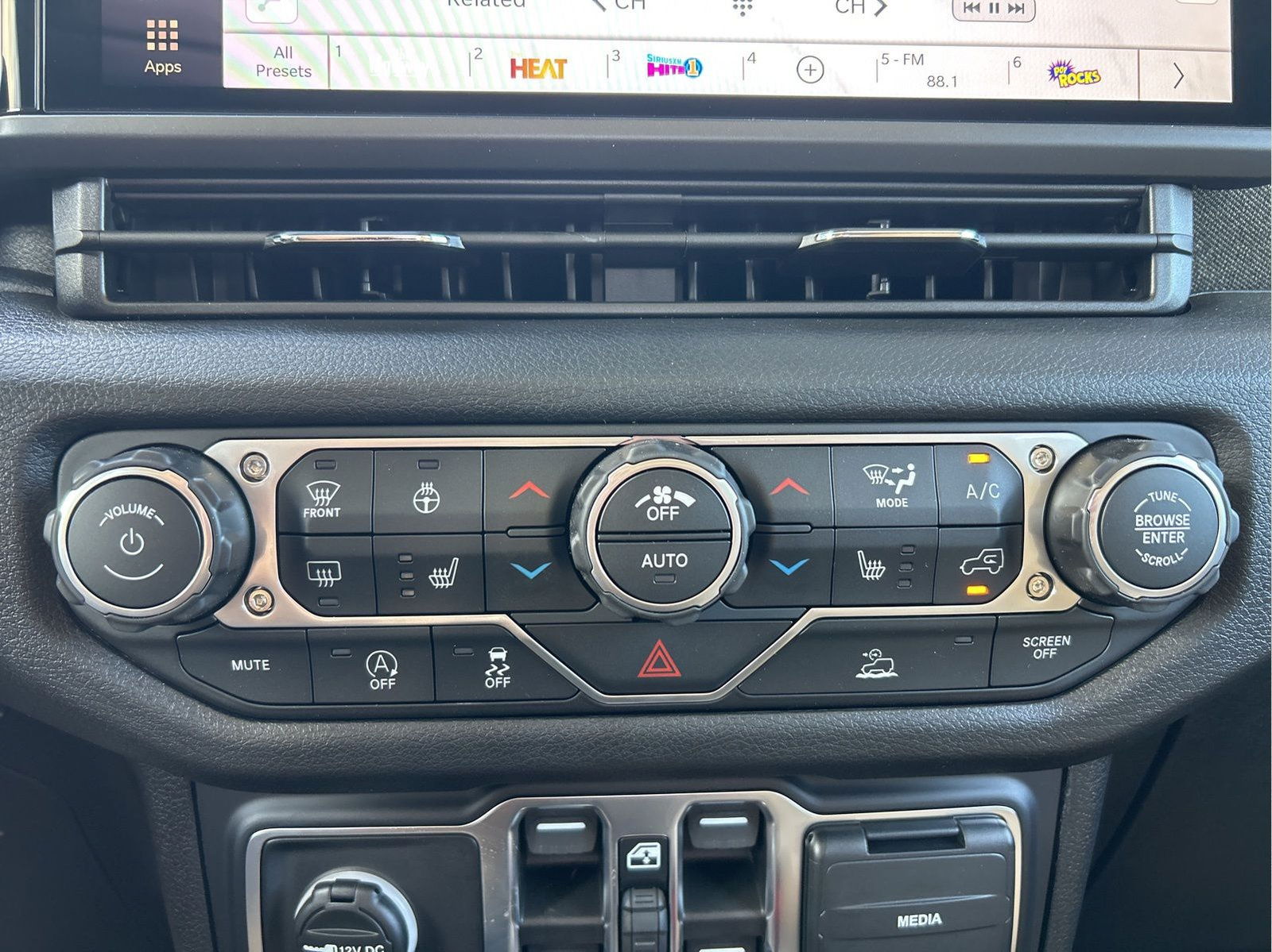 New 2026 Jeep Gladiator Willys AWD/4WD image 29