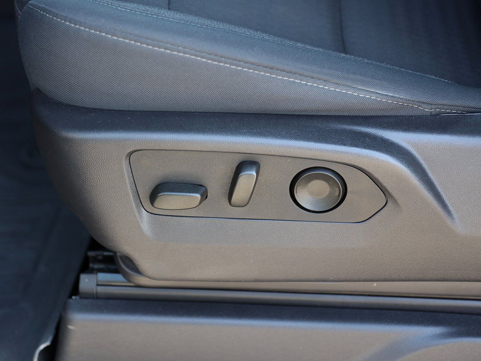 Certified 2024 GMC Sierra 1500 Pro w/ Convenience Package image 17