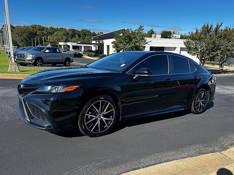 Used 2024 Toyota Camry SE w/ Convenience Package