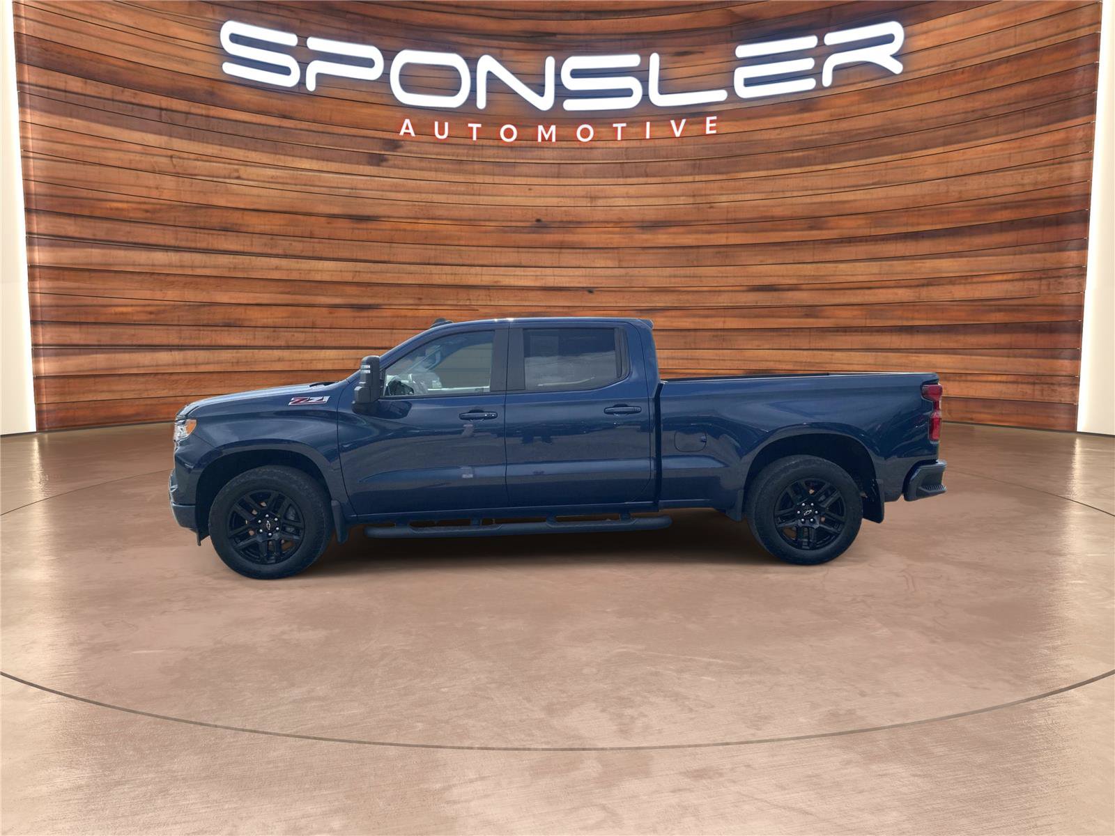 Used 2023 Chevrolet Silverado 1500 RST AWD/4WD image 2