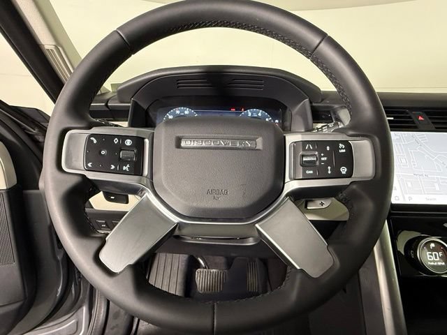 Certified 2025 Land Rover Discovery S AWD/4WD image 34