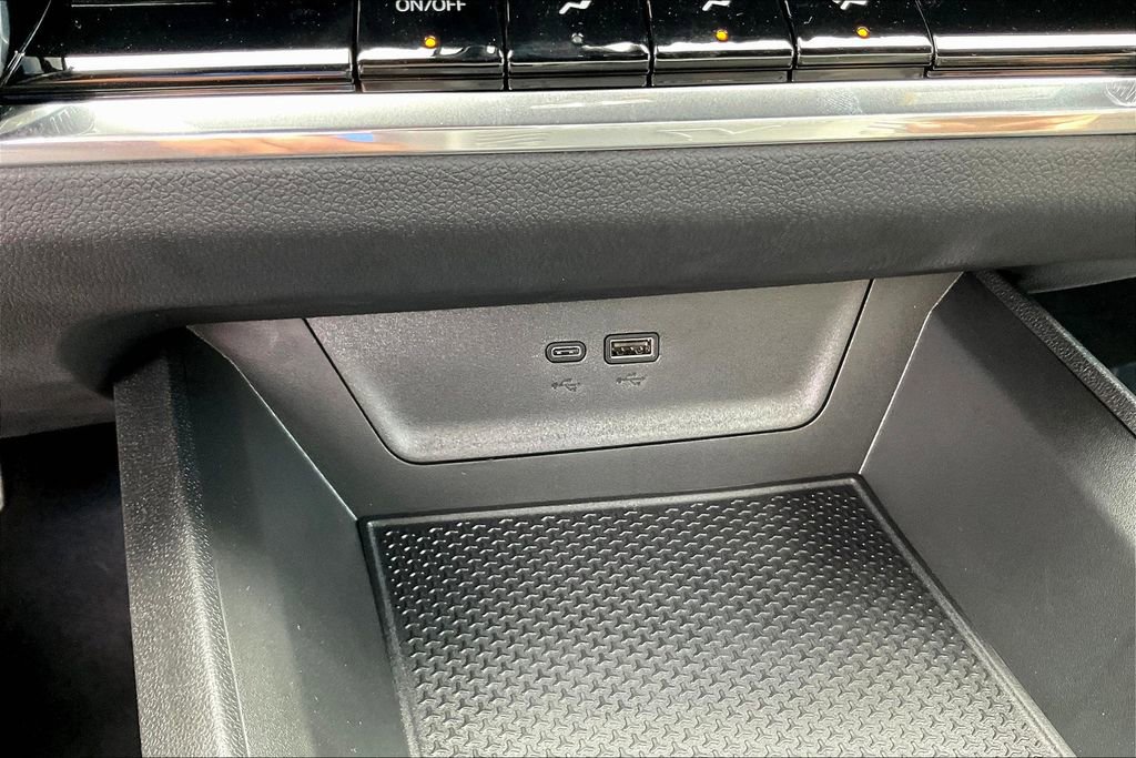 New 2026 Chevrolet Equinox LT w/ LPO, Floor Liner Package image 22