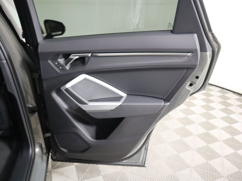 Used 2025 Audi Q3 2.0T Premium w/ Convenience Package image 29