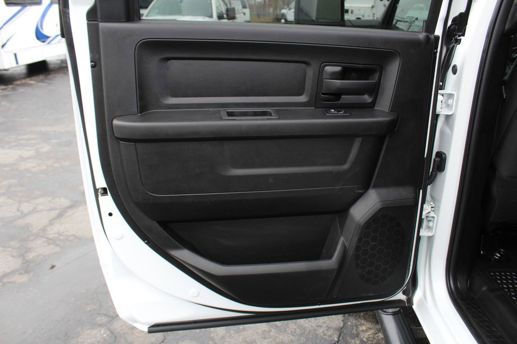 Used 2024 RAM 3500 Tradesman w/ Chrome Appearance Group image 30