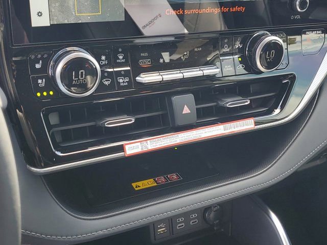 New 2026 Toyota Highlander Platinum image 18