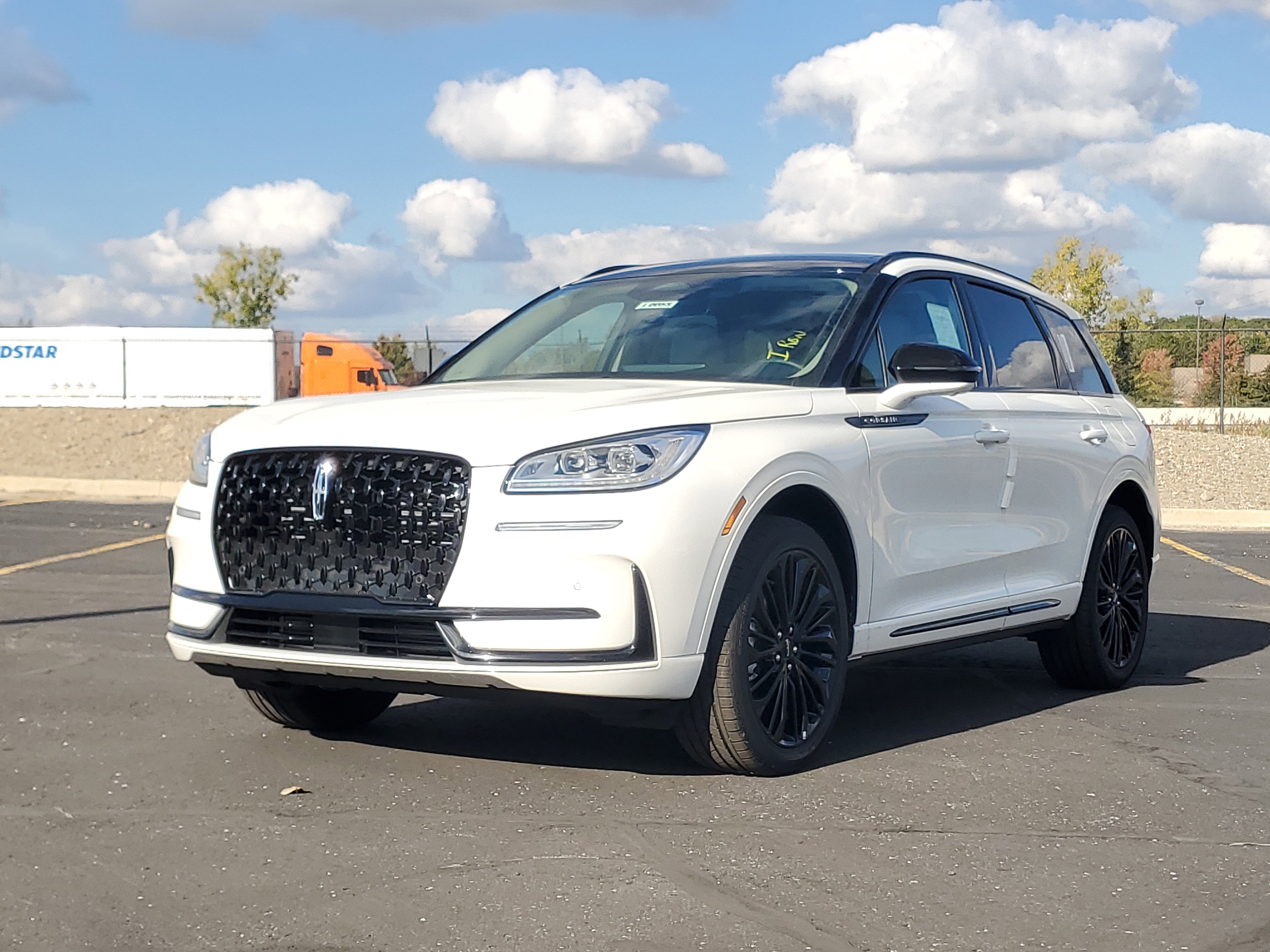 New 2026 Lincoln Corsair Reserve w/ Jet Appearance Package image 2