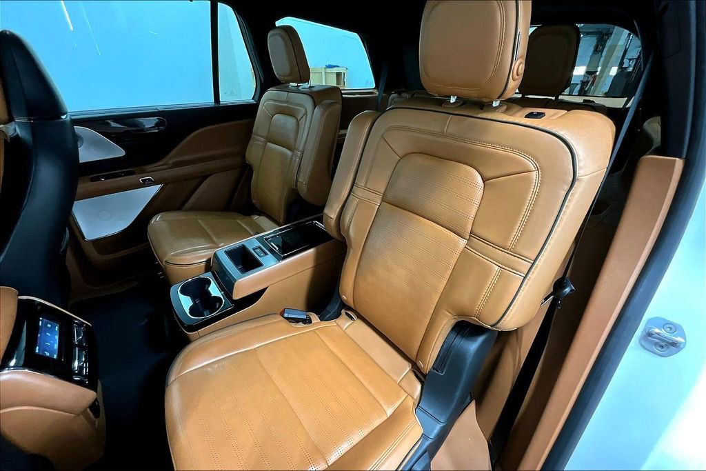 Used 2020 Lincoln Aviator Black Label Grand Touring w/ Class IV Trailer Tow Package image 35