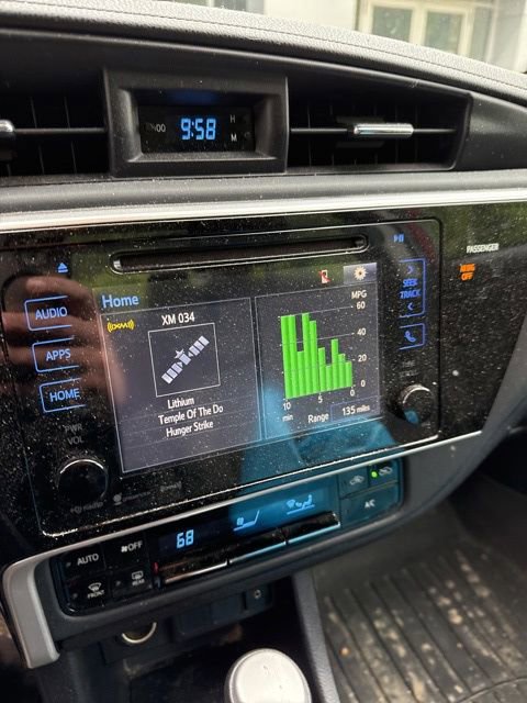 Used 2017 Toyota Corolla LE w/ LE Premium Package w/Moonroof FWD image 16