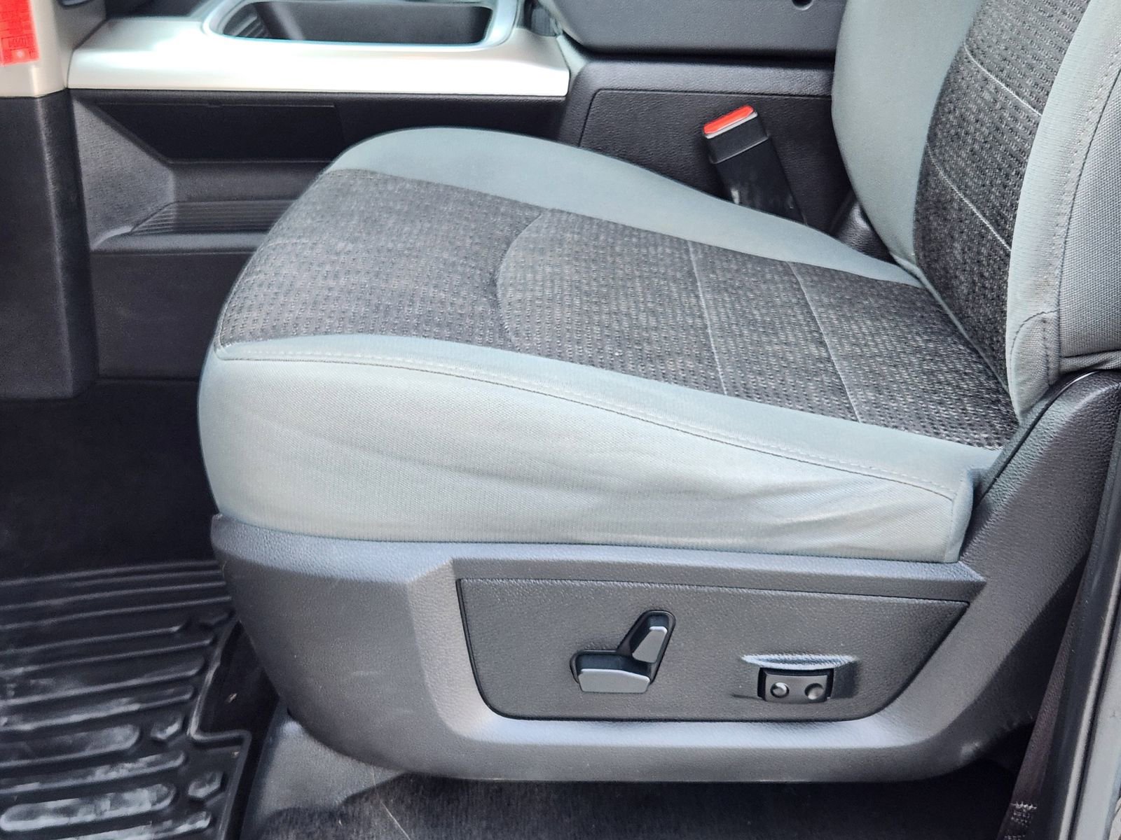 Used 2016 RAM 2500 Big Horn image 26