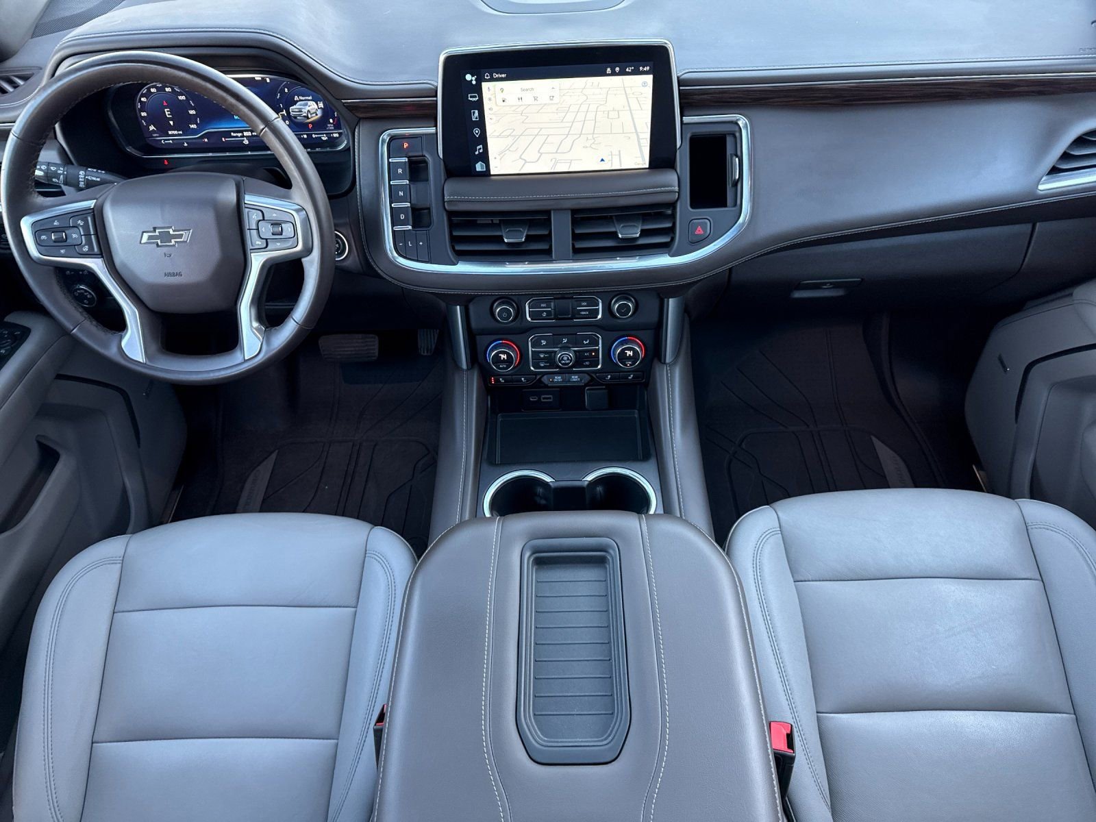 Used 2023 Chevrolet Suburban Z71 w/ Luxury Package image 14