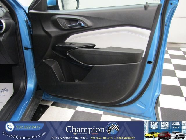 Used 2025 Chevrolet Trax LT FWD image 31