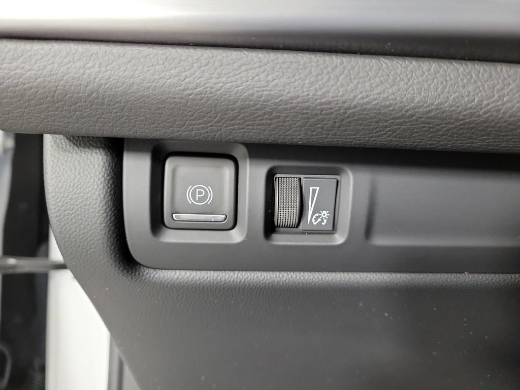 Used 2024 Cadillac XT4 Luxury FWD image 30