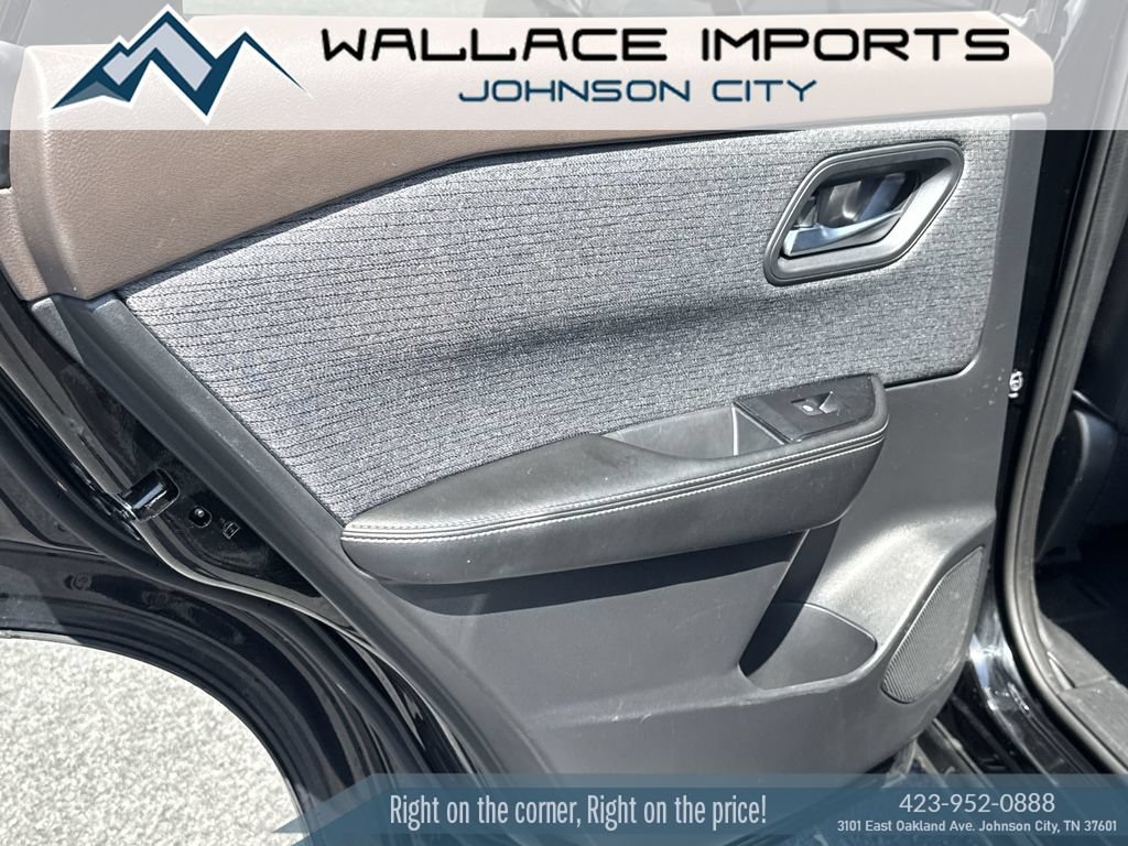 Used 2021 Nissan Rogue SV FWD image 32