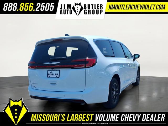 Used 2026 Chrysler Pacifica Select FWD image 26