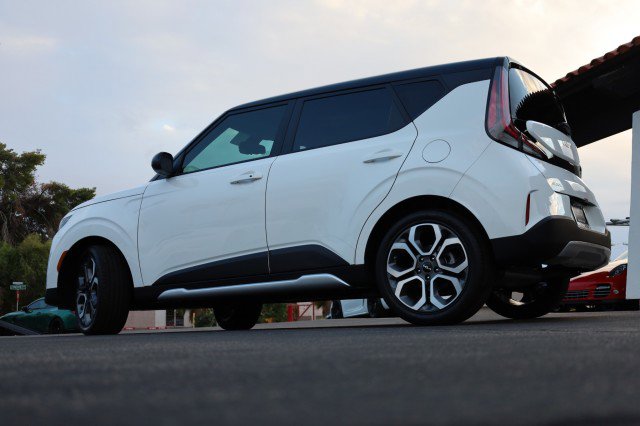 Used 2025 Kia Soul EX image 17