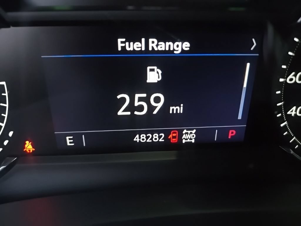Certified 2022 Cadillac XT5 Premium Luxury w/ LPO, Floor Liner Package AWD/4WD image 25