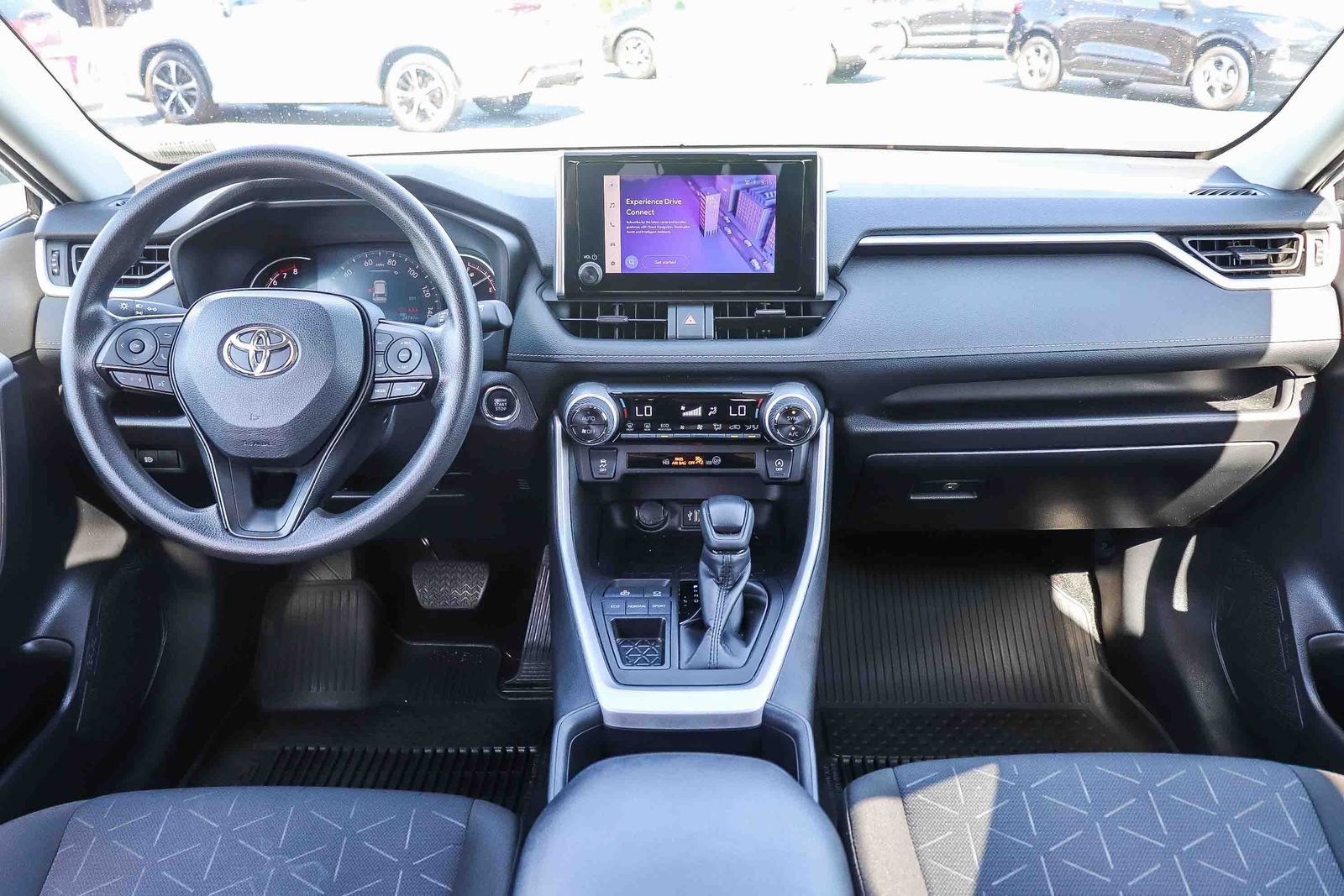 Used 2024 Toyota RAV4 XLE FWD image 12