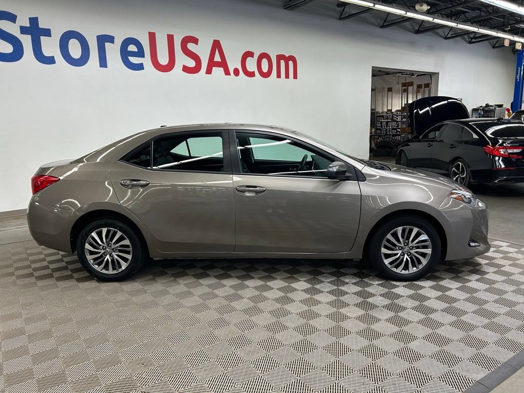 Used 2018 Toyota Corolla XLE w/ Carpet Mat Package (TMS) FWD image 9