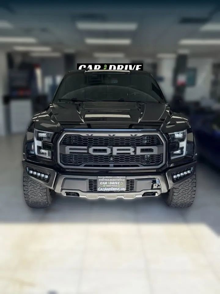 Used 2019 Ford F150 Raptor w/ Equipment Group 802A Luxury AWD/4WD image 2