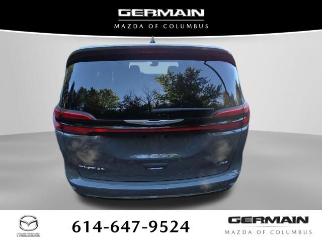 Used 2023 Chrysler Pacifica Touring-L AWD/4WD image 7