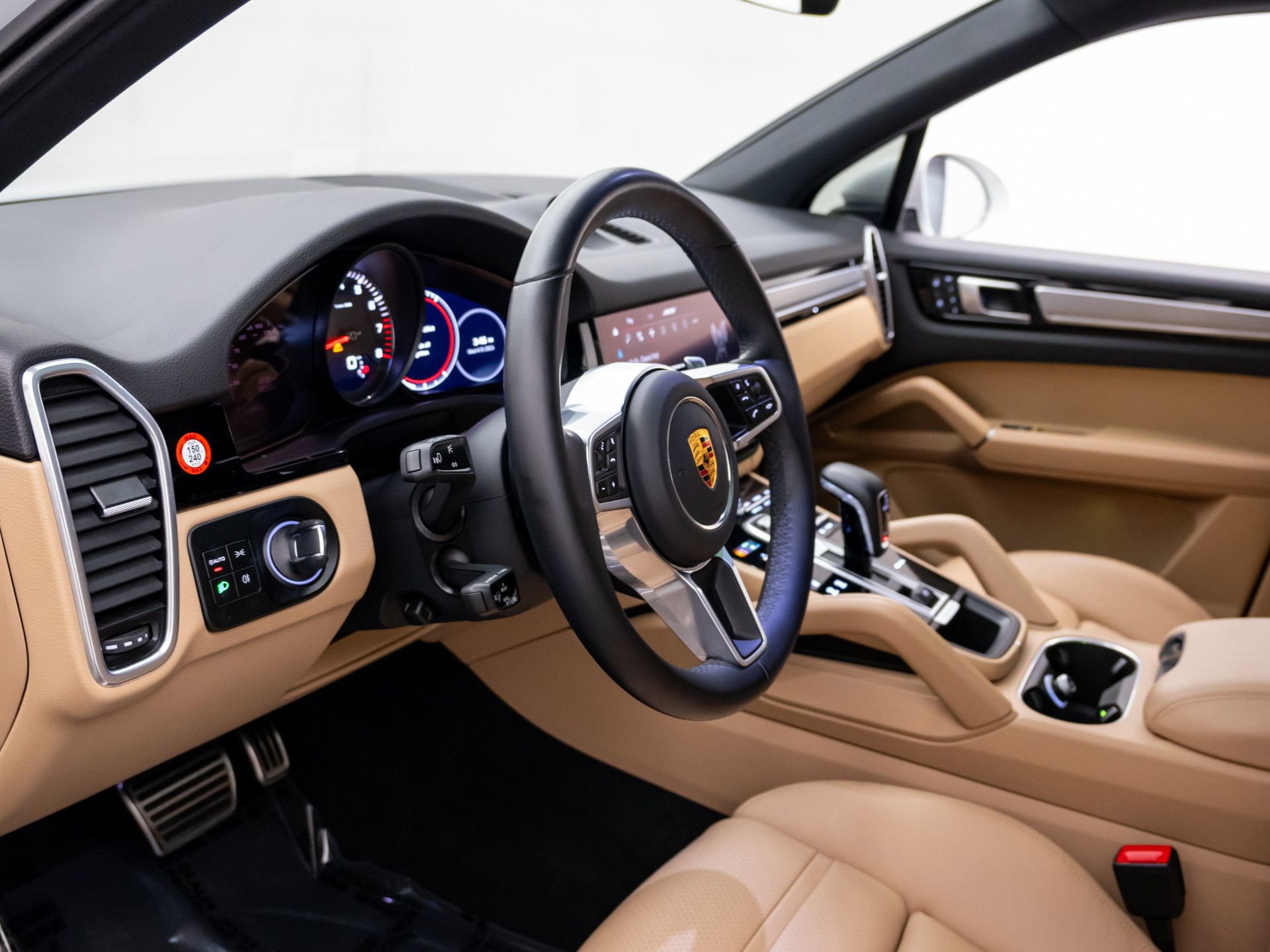 Certified 2022 Porsche Cayenne S Platinum image 4