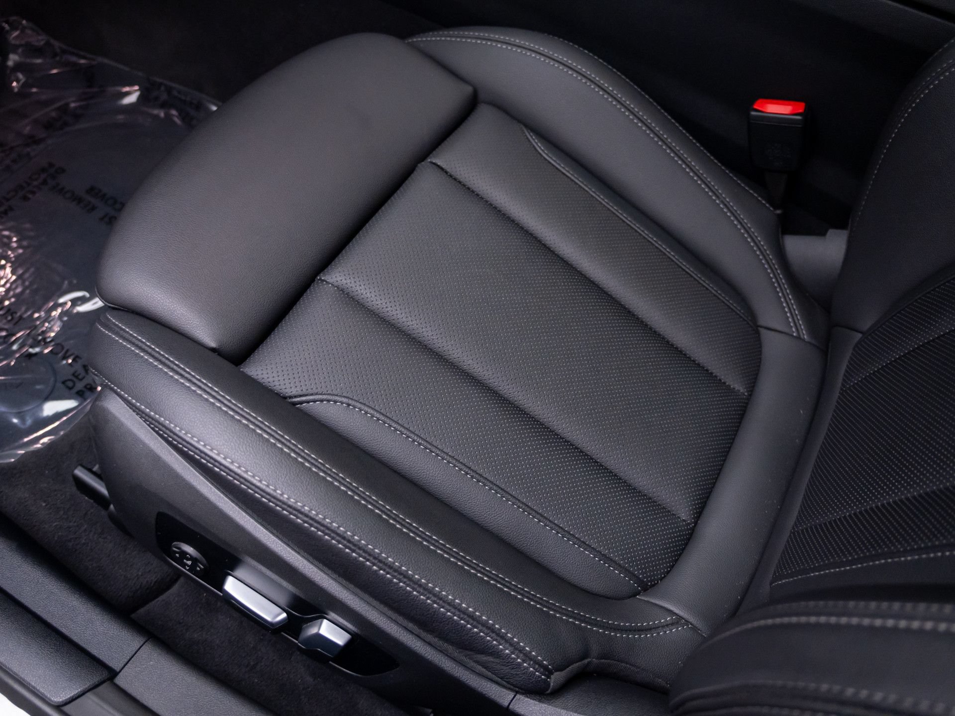 Used 2023 BMW i4 eDrive35 RWD image 16
