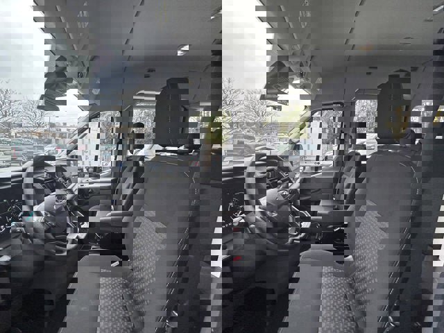 Used 2021 Ford Transit 350 XLT image 17