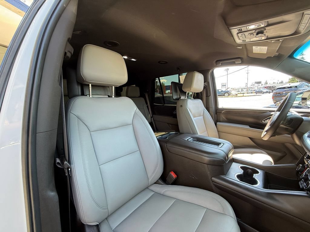 Used 2021 Chevrolet Tahoe Z71 w/ Luxury Package AWD/4WD image 41