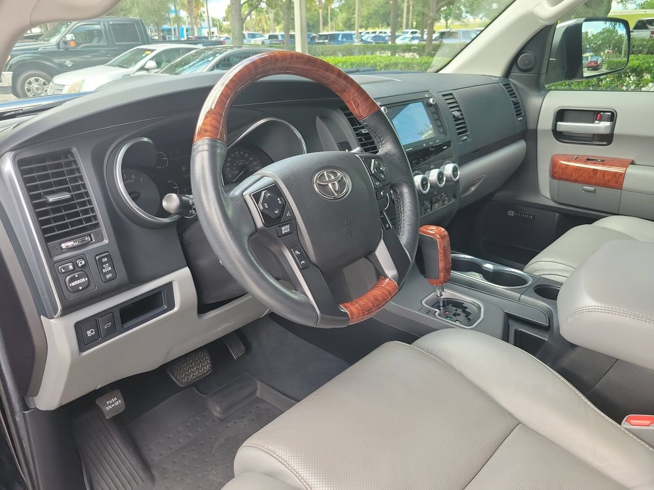 Used 2021 Toyota Sequoia Platinum AWD/4WD image 14