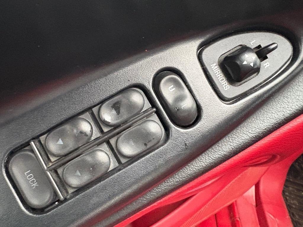 Used 1995 Ford Mustang Convertible image 8