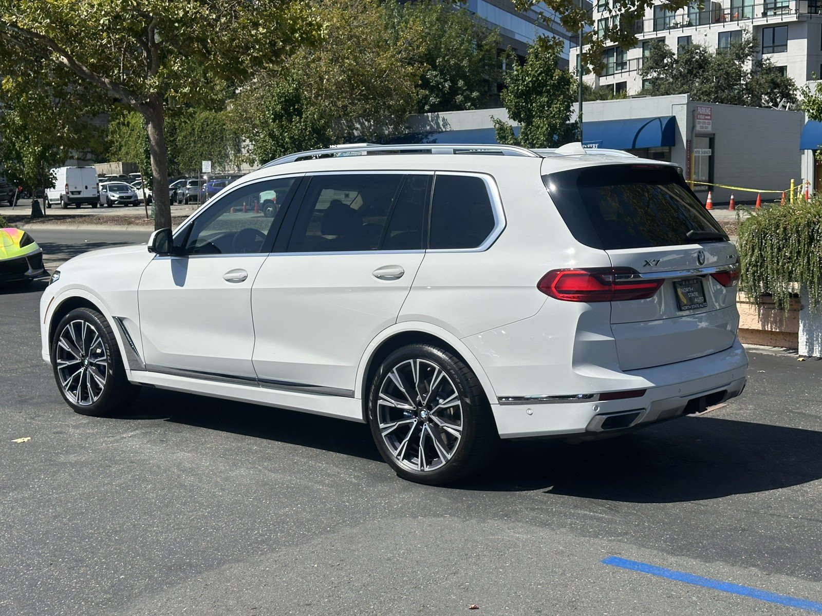 Used 2019 BMW X7 xDrive50i w/ Premium Package AWD/4WD image 12