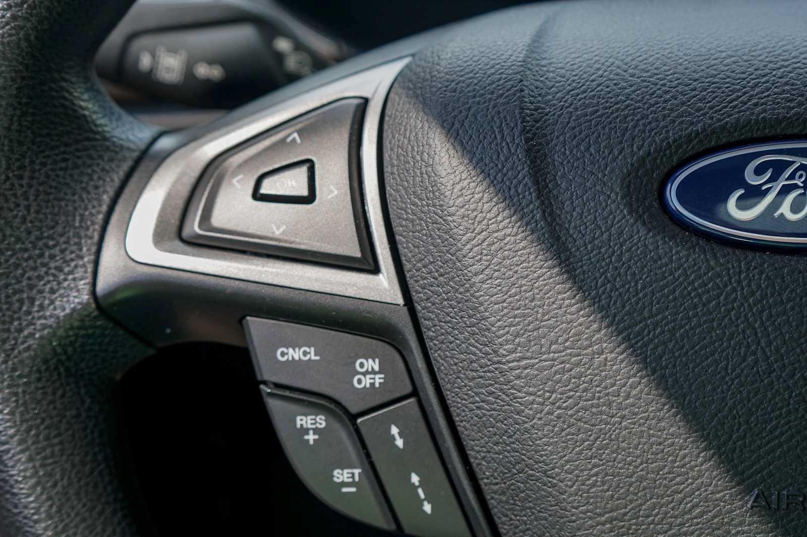 Used 2020 Ford Fusion SE FWD image 16