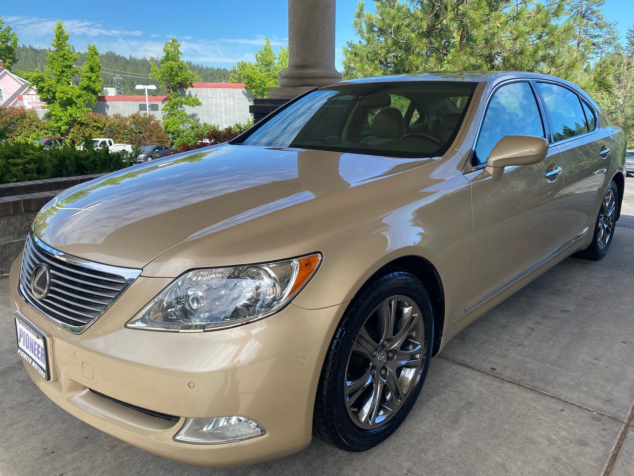 Used 2007 Lexus LS 460 L RWD image 2