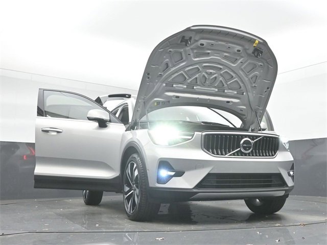 Used 2023 Volvo XC40 B5 Plus w/ Driver Assist Package image 54