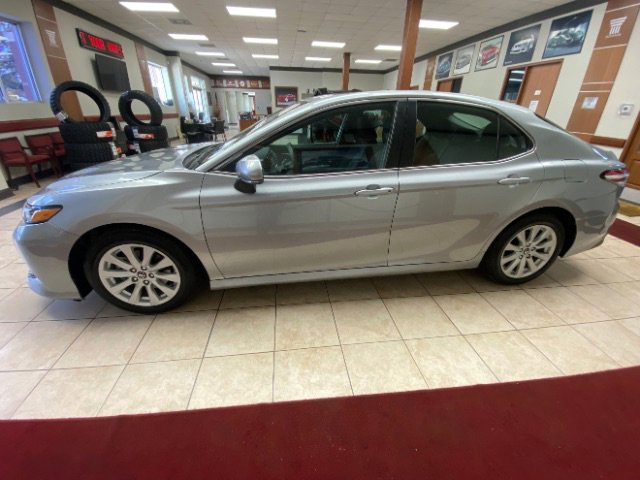 Used 2019 Toyota Camry LE w/ Convenience Package FWD image 2