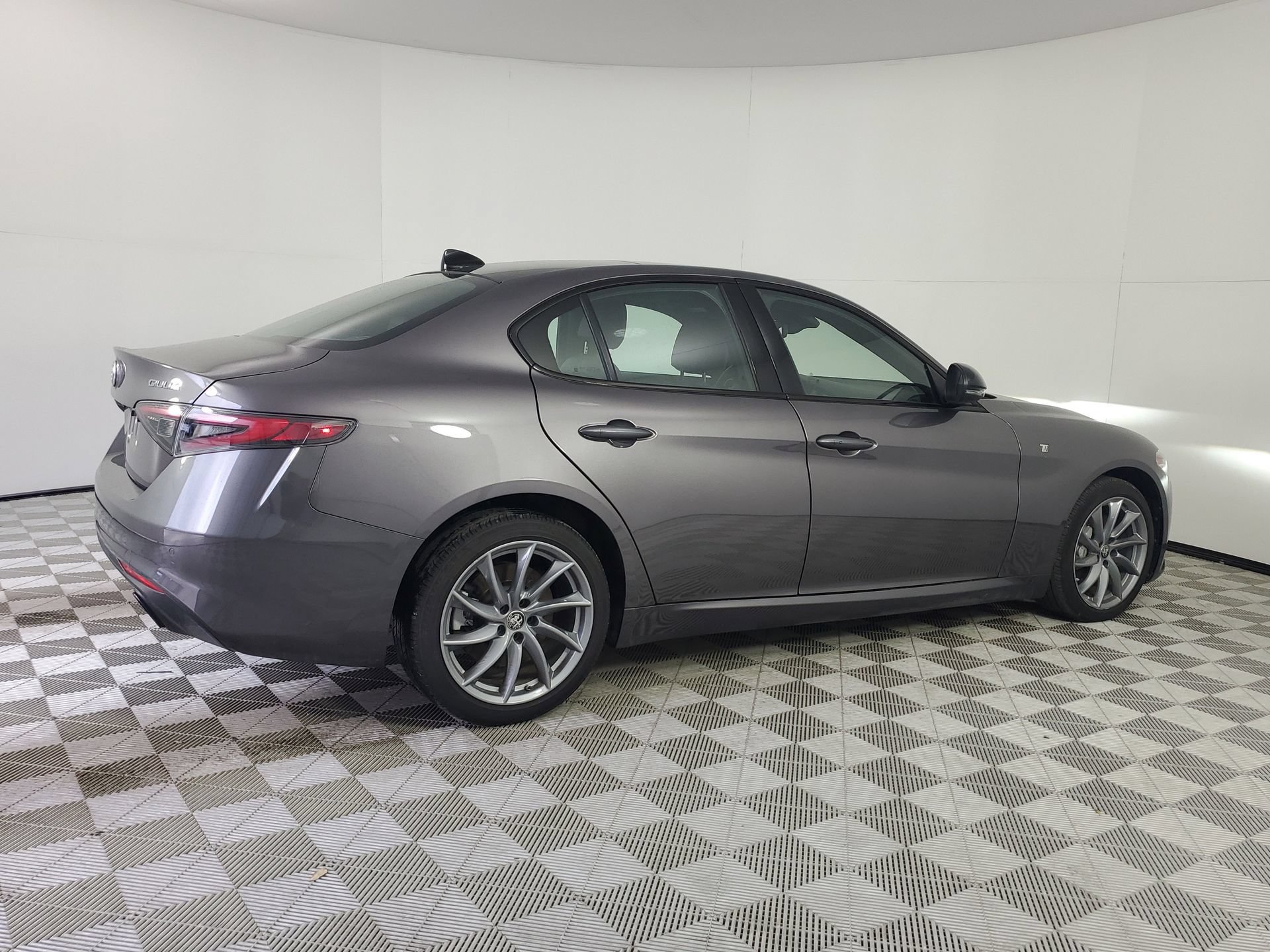 Used 2024 Alfa Romeo Giulia Ti w/ Active Assist Plus Package AWD/4WD image 11