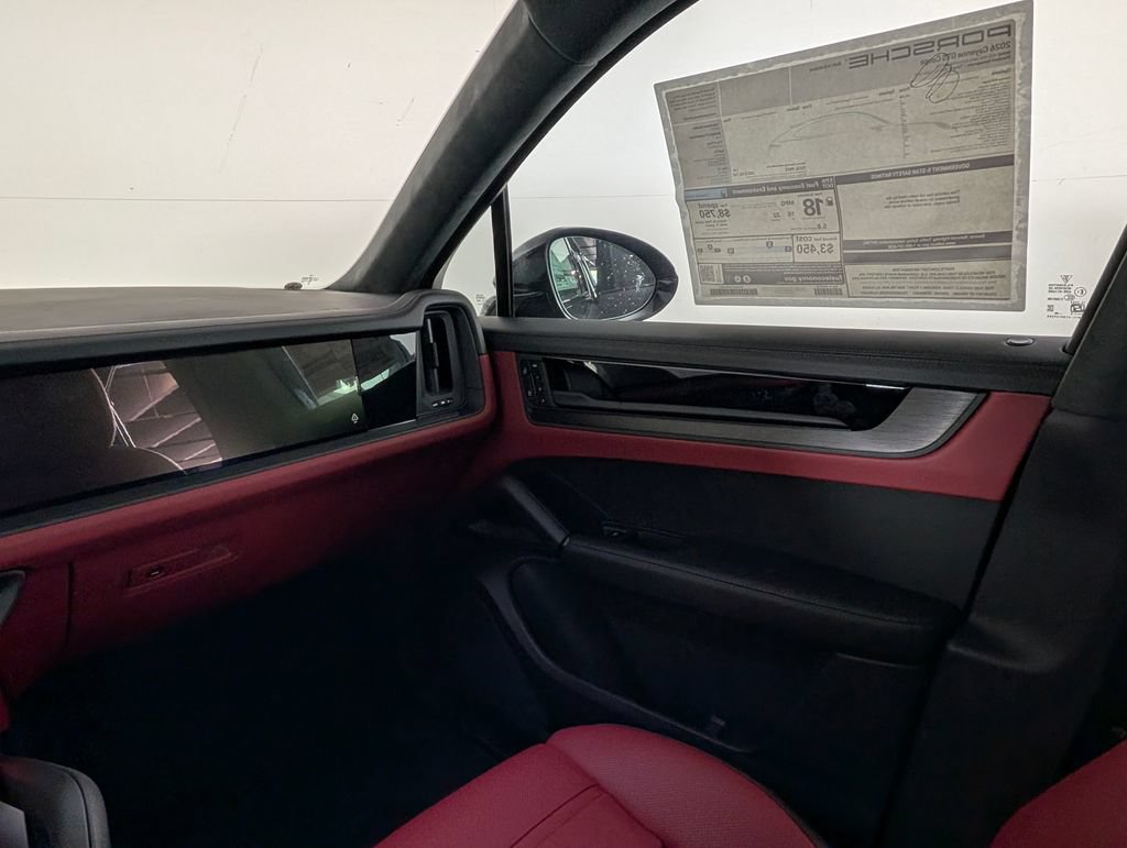 New 2026 Porsche Cayenne GTS AWD/4WD image 23